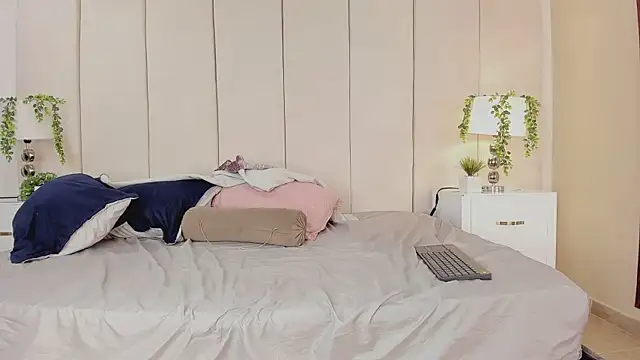 college muscle ass1 online show from 09-27-25, 05:40