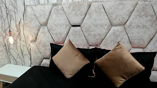 EXOTIC EBONY  online show from 10-10-25, 07:02