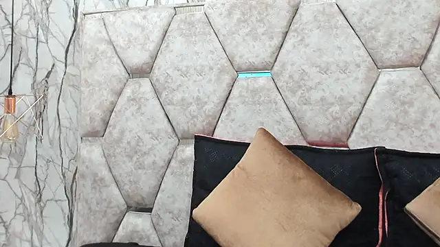 EXOTIC EBONY  online show from 10-12-25, 07:13