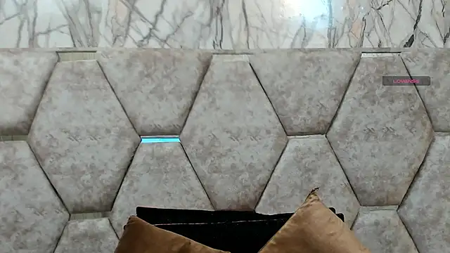 EXOTIC EBONY  online show from 10-18-25, 07:25