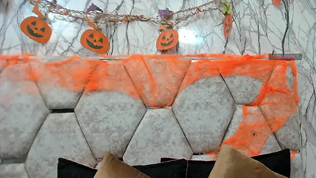 EXOTIC EBONY  online show from 10-19-25, 07:03