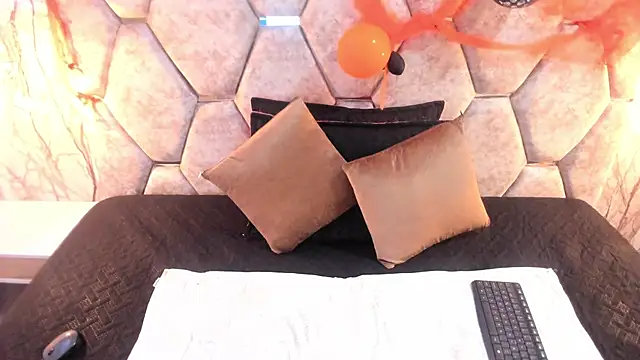 EXOTIC EBONY  online show from 10-30-25, 07:03