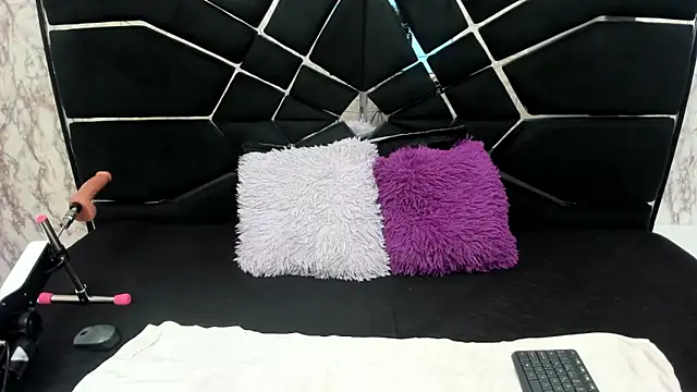 EXOTIC EBONY  online show from 11-02-25, 08:00