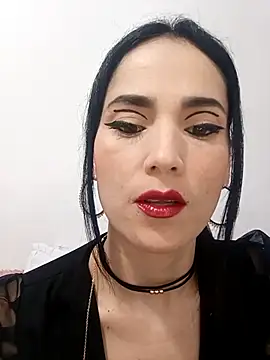 Snapshot of jamila_zair chatting on 11-06-25, 01:12 jamila zair online show from 11-06-25, 01:12