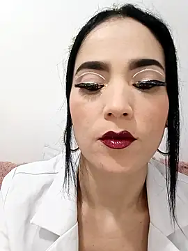 Snapshot of jamila_zair chatting on 11-21-25, 01:21 jamila zair online show from 11-21-25, 01:21