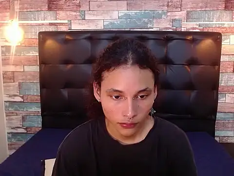 Andrew Landry online show from 10-06-25, 02:58