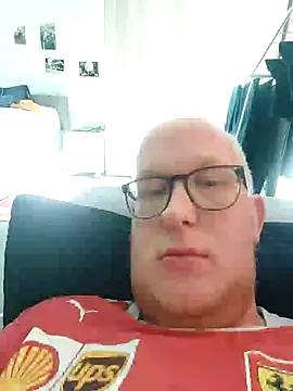 Snapshot of geilerd122 chatting on 09-12-25, 01:33 geilerd122 online show from 09-12-25, 01:33