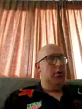 Snapshot of geilerd122 chatting on 10-05-25, 03:32 geilerd122 online show from 10-05-25, 03:32