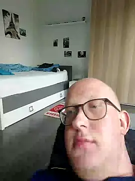 Snapshot of geilerd122 chatting on 10-08-25, 02:47 geilerd122 online show from 10-08-25, 02:47