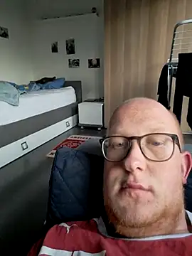 Snapshot of geilerd122 chatting on 10-30-25, 03:57 geilerd122 online show from 10-30-25, 03:57