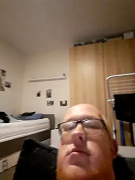 Snapshot of geilerd122 chatting on 10-31-25, 08:21 geilerd122 online show from 10-31-25, 08:21