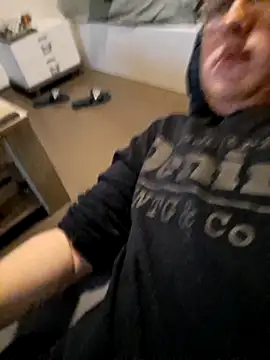 Snapshot of geilerd122 chatting on 01-05-26, 05:49 geilerd122 online show from 01-05-26, 05:49