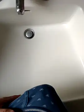 Empi19cm online show from 10-10-25, 04:28