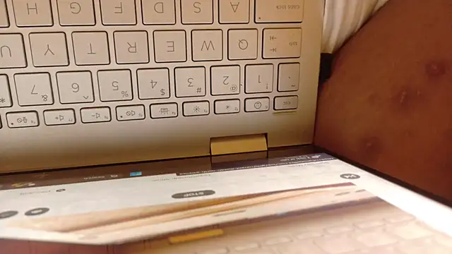 Snapshot of Dallasbest214 chatting on 10-24-25, 06:54 Dallasbest214 online show from 10-24-25, 06:54