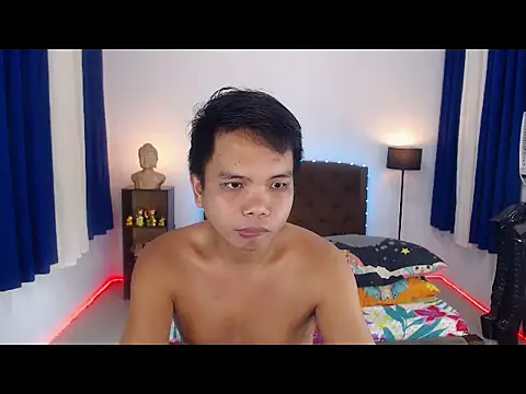 Snapshot of XExtraServiceManX chatting on 10-31-25, 08:43 XExtraServiceManX online show from 10-31-25, 08:43