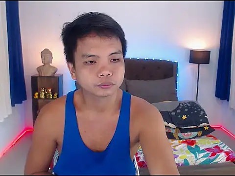 Snapshot of XExtraServiceManX chatting on 11-02-25, 01:19 XExtraServiceManX online show from 11-02-25, 01:19