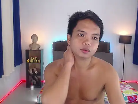 Snapshot of XExtraServiceManX chatting on 11-05-25, 01:27 XExtraServiceManX online show from 11-05-25, 01:27