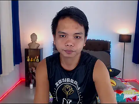 Snapshot of XExtraServiceManX chatting on 11-08-25, 02:12 XExtraServiceManX online show from 11-08-25, 02:12