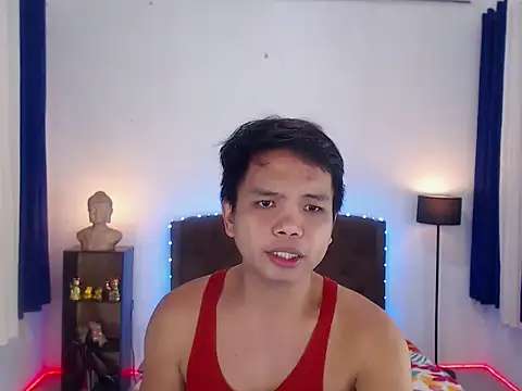 Snapshot of XExtraServiceManX chatting on 11-14-25, 08:13 XExtraServiceManX online show from 11-14-25, 08:13