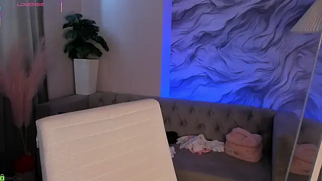 Aria Mila online show from 04-14-26, 03:12