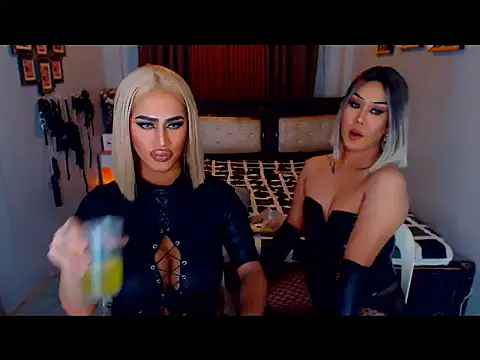 MystiqueQueen online show from 10-27-25, 08:46