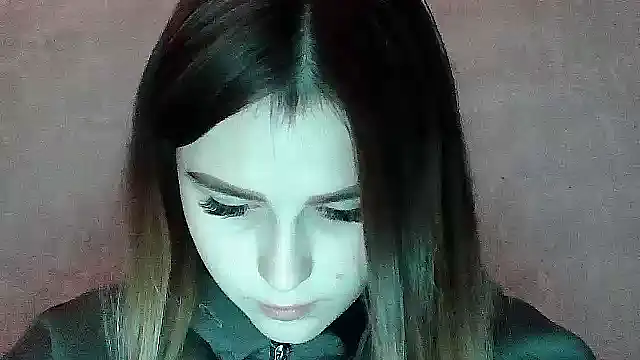 SweetLoraa online show from 11-11-25, 01:44