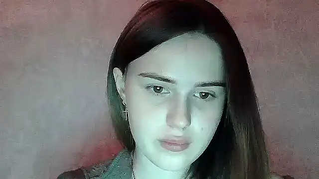 SweetLoraa online show from 11-17-25, 04:13