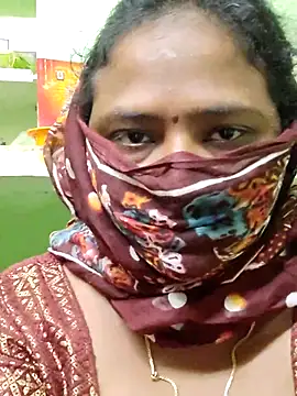 Snapshot of Tamilreethu chatting on 09-21-25, 02:19 Tamilreethu online show from 09-21-25, 02:19