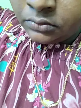 Snapshot of Tamilreethu chatting on 10-31-25, 05:30 Tamilreethu online show from 10-31-25, 05:30