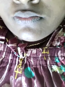 Snapshot of Tamilreethu chatting on 11-01-25, 05:15 Tamilreethu online show from 11-01-25, 05:15