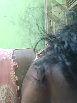 Snapshot of Tamilreethu chatting on 11-06-25, 08:10 Tamilreethu online show from 11-06-25, 08:10