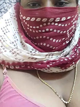 Snapshot of Tamilreethu chatting on 11-15-25, 01:51 Tamilreethu online show from 11-15-25, 01:51