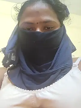 Snapshot of Tamilreethu chatting on 12-18-25, 03:18 Tamilreethu online show from 12-18-25, 03:18