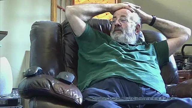 janzer13 online show from 10-19-25, 01:12