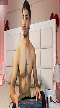 ArturoCardona  online show from 01-14-26, 02:12