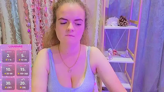 Luisa Rosee online show from 10-28-25, 07:38