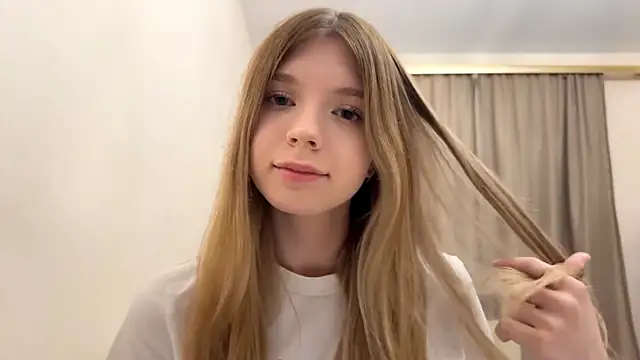 FruityXo online show from 11-27-25, 06:54