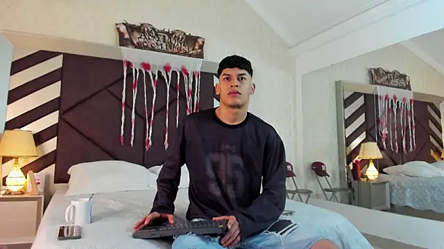 AngeloRogerss online show from 10-04-25, 01:42