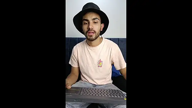 JuanchoAfpa online show from 10-28-25, 02:26