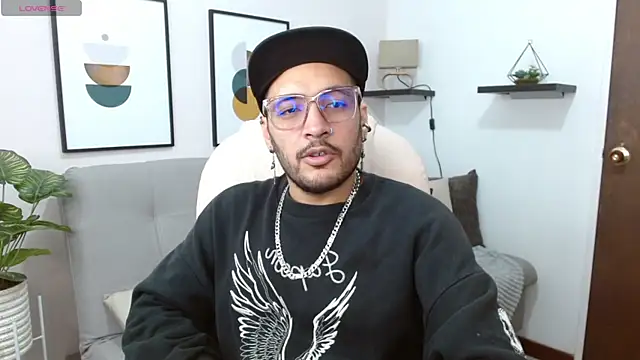   Damian    online show from 10-29-25, 01:08