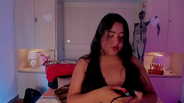 LilyWhitney online show from 10-15-25, 04:01