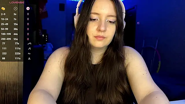 LauretteRagar online show from 10-13-25, 06:08