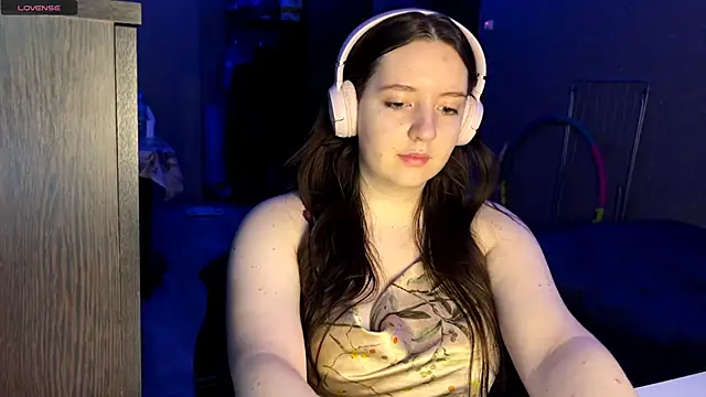 LauretteRagar online show from 11-14-25, 06:17