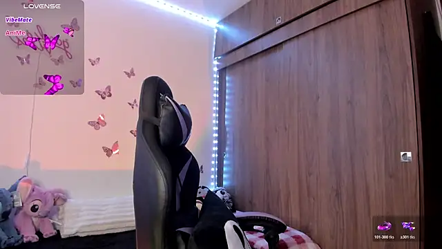 Snapshot of tiffany_sofia_1 chatting on 01-13-26, 08:03 tiffany sofia 1 online show from 01-13-26, 08:03