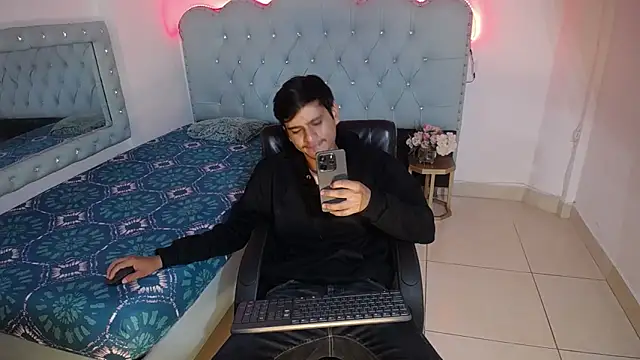 Charlie Cock  online show from 09-28-25, 04:29