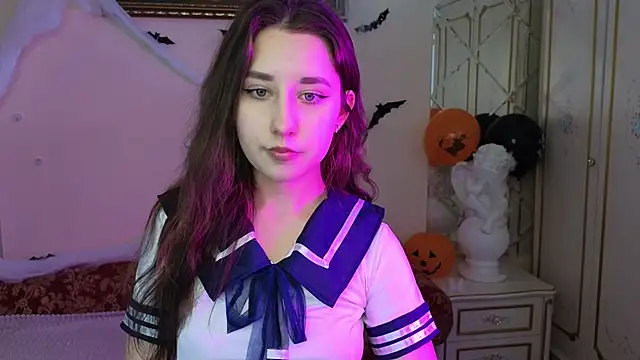 Eva Maller online show from 10-21-25, 04:35