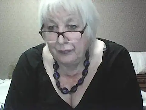 Alexia64231 online show from 09-10-25, 03:23