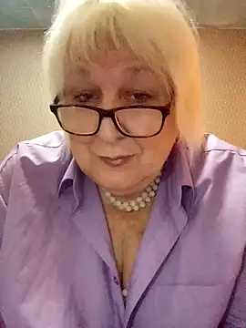 Alexia64231 online show from 10-27-25, 06:39