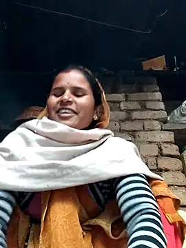 Snapshot of Sanjna_cuty chatting on 12-14-25, 02:50 Sanjna cuty online show from 12-14-25, 02:50