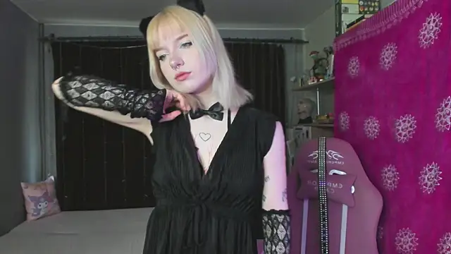 Snapshot of godlikegirlyy chatting on 09-20-25, 12:28 godlikegirlyy online show from 09-20-25, 12:28